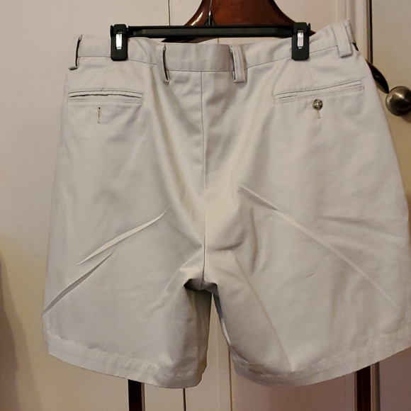 Dockers Men's Shorts - Picture 2 of 8